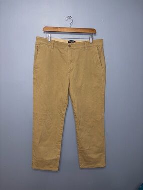 Dockers | Men’s Khaki Pants | Size 34
